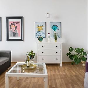 Discover Krakow Apartments - 3 Rakowicka St - Classic Apartments Near Main Station - Netflix